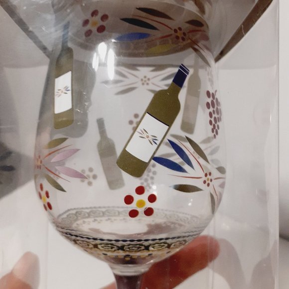 "Life is a grape" 8.5" tall 15oz. decorated wine glass from temp-tations - Picture 11 of 16